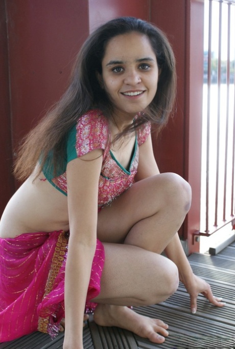 Beautiful Indian Girl Nude Photo Gallery - Indian Girl Nude Porn Pics & XXX Photos - LamaLinks.com