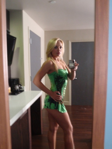 Blonde amateur Alyssa takes nude and non nude selfies for dating profile 31585905