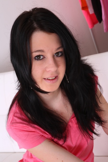 Dark haired teen Linda gets totally naked before masturbating on a futon 20617158