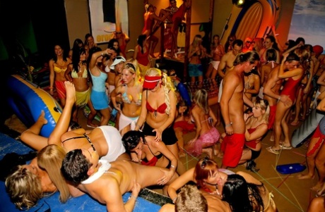 Horny girls have sexual relations with male strippers after getting drunk 28157600