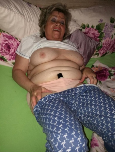 Fat Granny Porn Pics & XXX Photos - LamaLinks.com