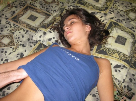 Sleeping teen is awakes during cunnilingus action before fucking her boyfriend 96838532