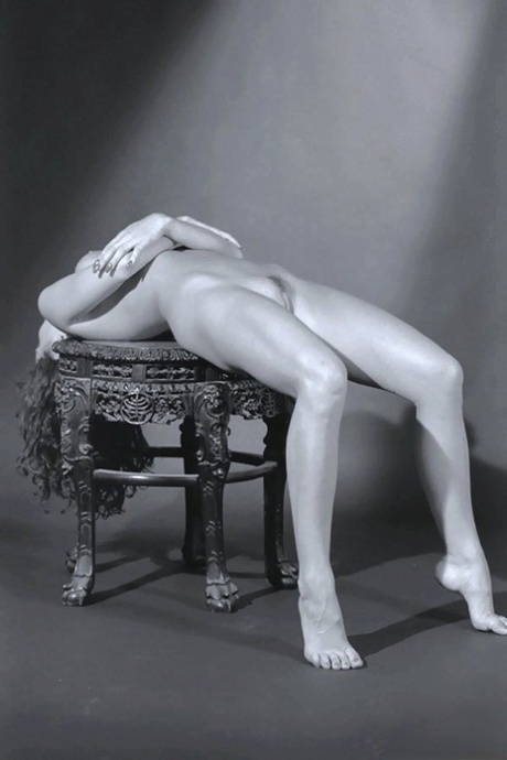 Hot MILF Taylor St Claire strikes great totally nude poses on end table 76659244