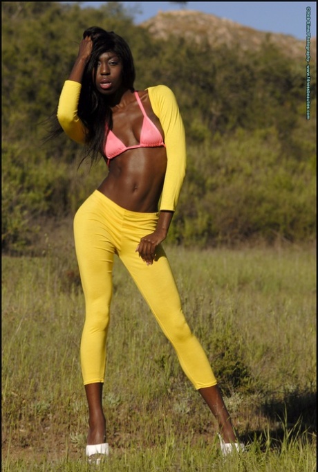 Ebony Fitness Porn Pics & XXX Photos 