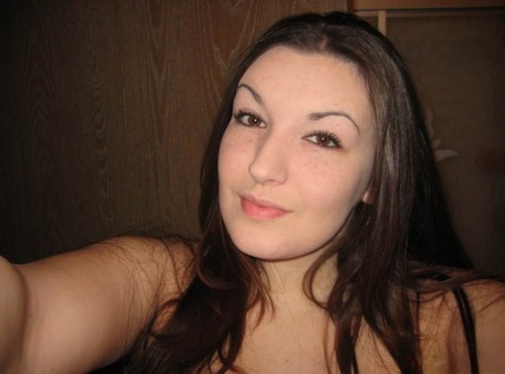 Shapely amateur takes non nude self shots in a bathroom mirror 65910189