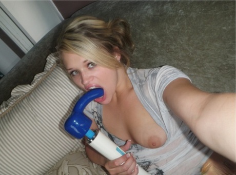 Sexy blonde Heather Starlet takes a selfie while fingering & toying topless 94857717