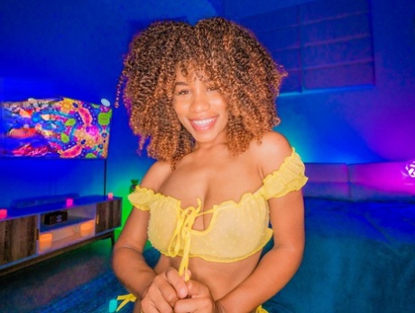Black teen with big hair and a big booty Jenna Foxx has POV sex 57598020