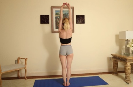Yoga Shorts Porn - Yoga Shorts Porn Pics & XXX Photos - LamaLinks.com