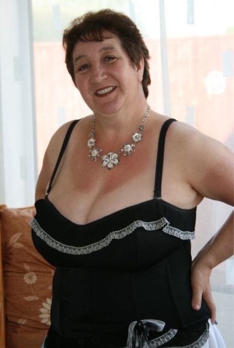 Older British fatty Kinky Carol displays her sexy panties during upskirt play 64408751