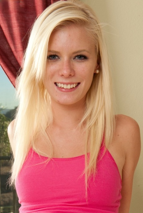 Amateur Teen Blond Facial - Blonde Face Porn Pics & XXX Photos - LamaLinks.com