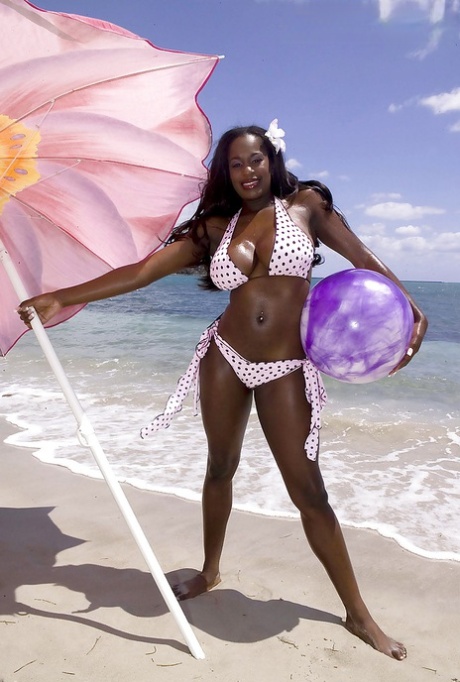 Ebony Beach Bikini Porn Pics & XXX Photos - LamaLinks.com