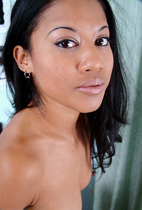 Ebony first timer with long nipples stretching labia lips to extreme 35729049