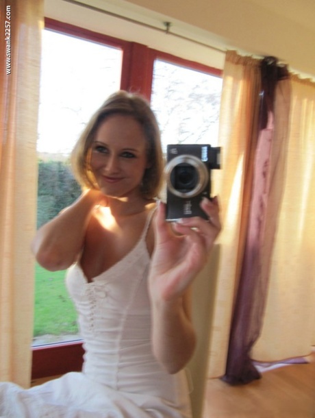 Gracefull blonde babe on high heels taking off all of her clothes 31447338