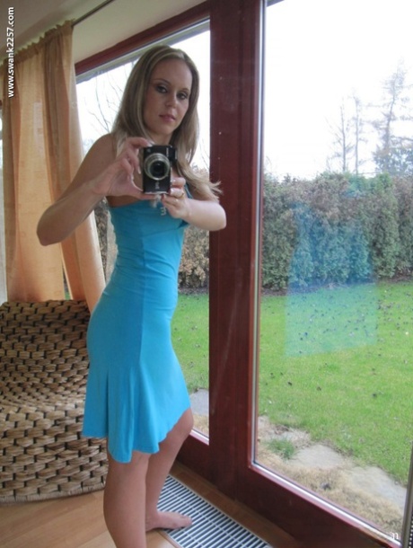 Adorable babe Candra Smith stripping in front of the mirror 39412502