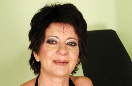 Sporty brunette granny with tiny tits stripping in the gym 50140723